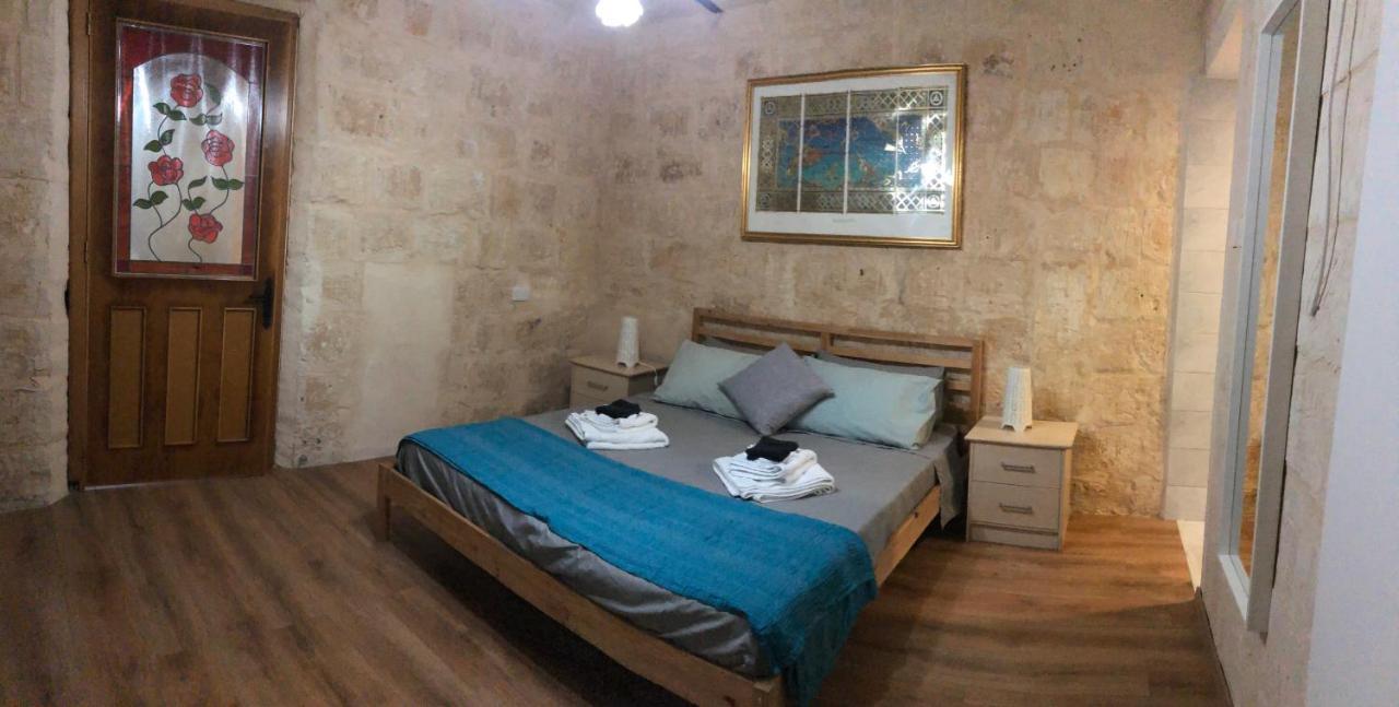 Appartamento Floriana Cosy Townhouse Esterno foto