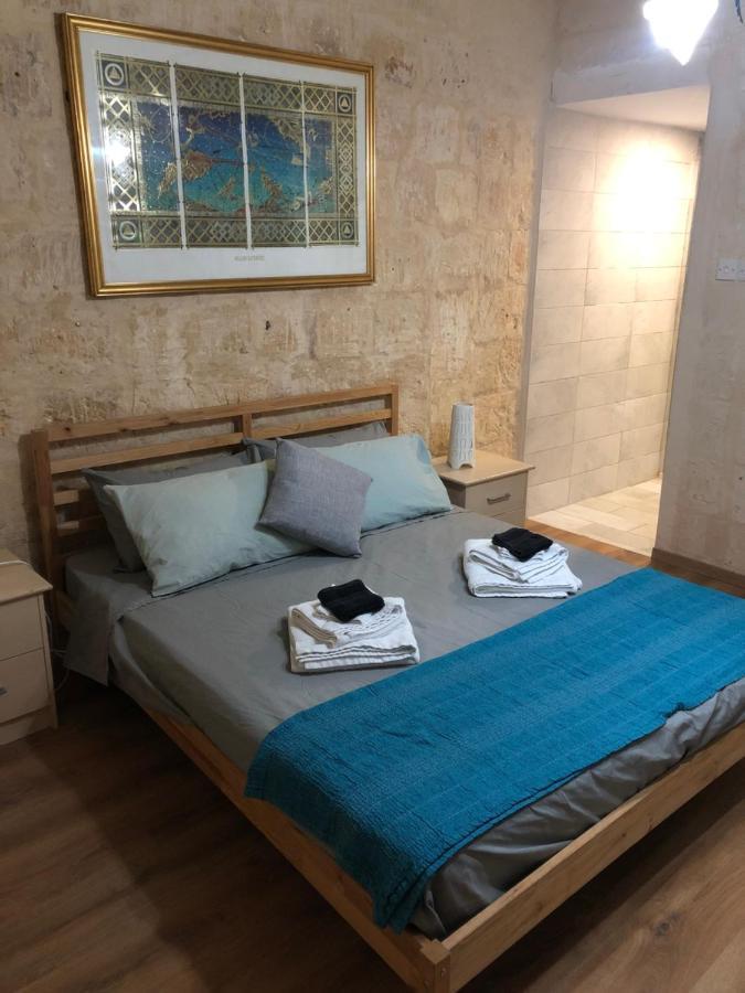 Appartamento Floriana Cosy Townhouse Esterno foto