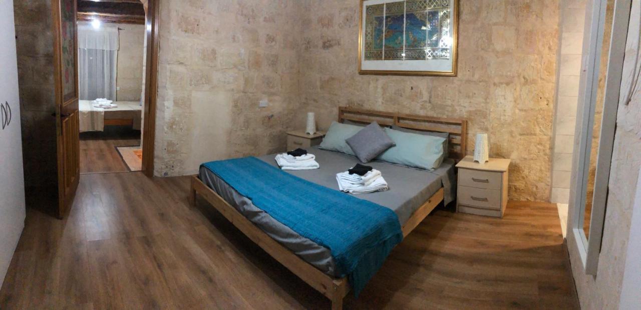 Appartamento Floriana Cosy Townhouse Esterno foto