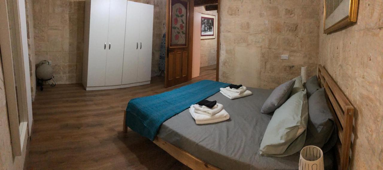 Appartamento Floriana Cosy Townhouse Esterno foto