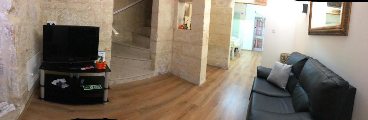 Appartamento Floriana Cosy Townhouse Esterno foto