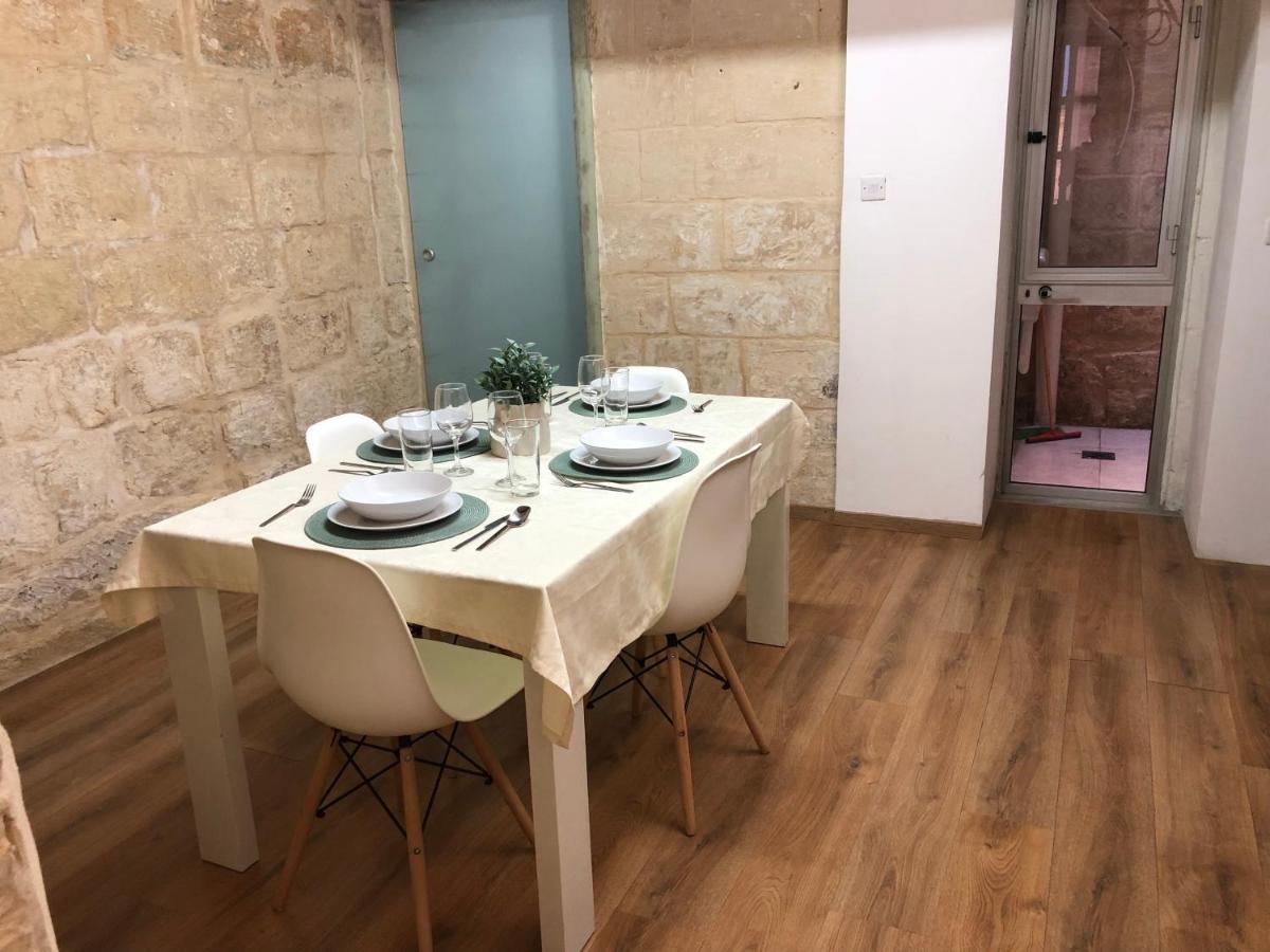 Appartamento Floriana Cosy Townhouse Esterno foto