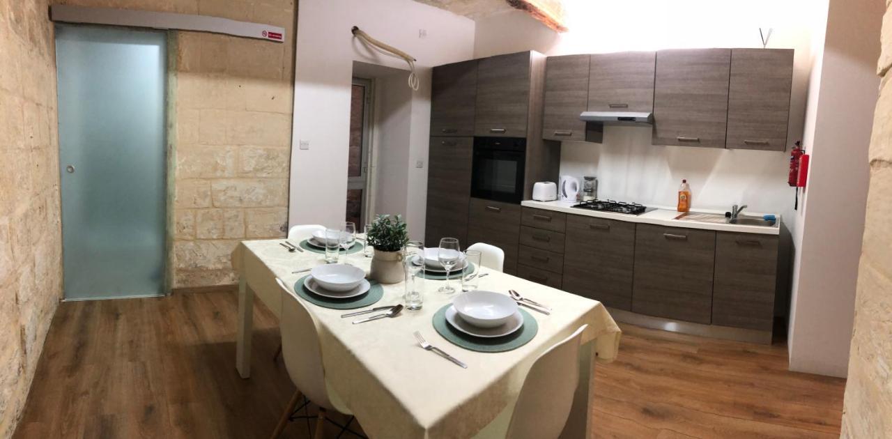 Appartamento Floriana Cosy Townhouse Esterno foto