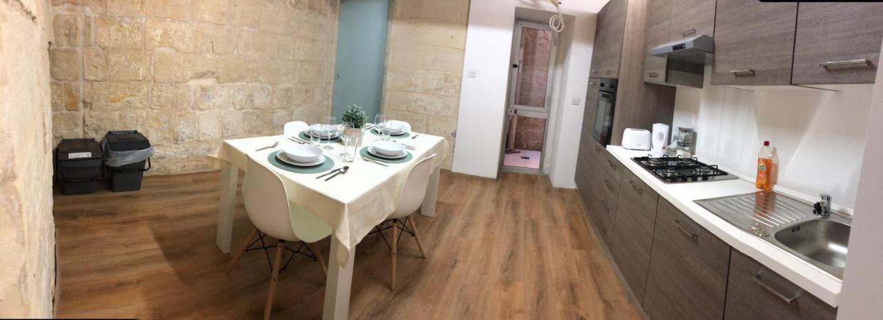 Appartamento Floriana Cosy Townhouse Esterno foto